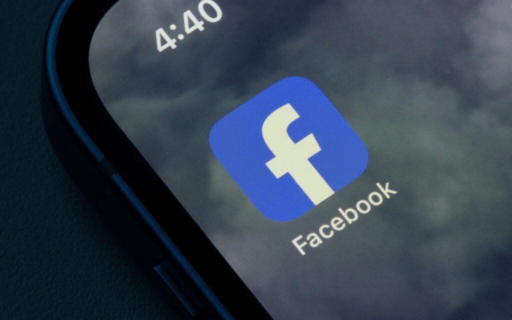 How To Create Interactive Facebook Stories