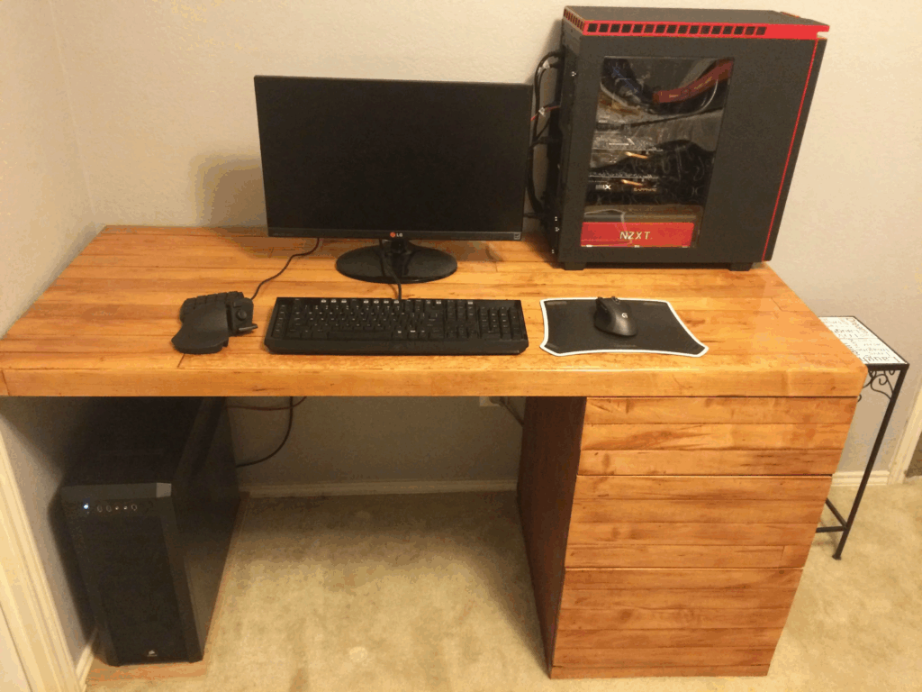 9 Best Gaming Setups for Small Rooms in 2025 6 DIY Pallet Battlestation