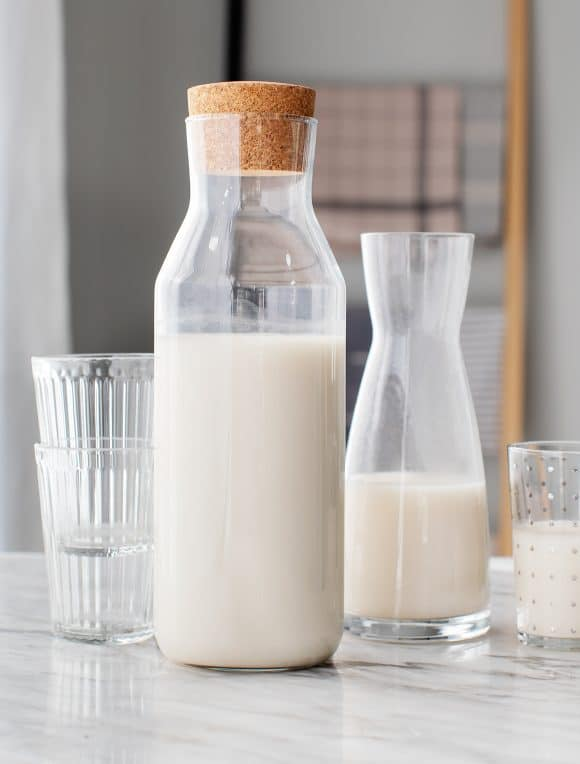 10 Plant-Based Dairy Alternatives 4 Oat Milk