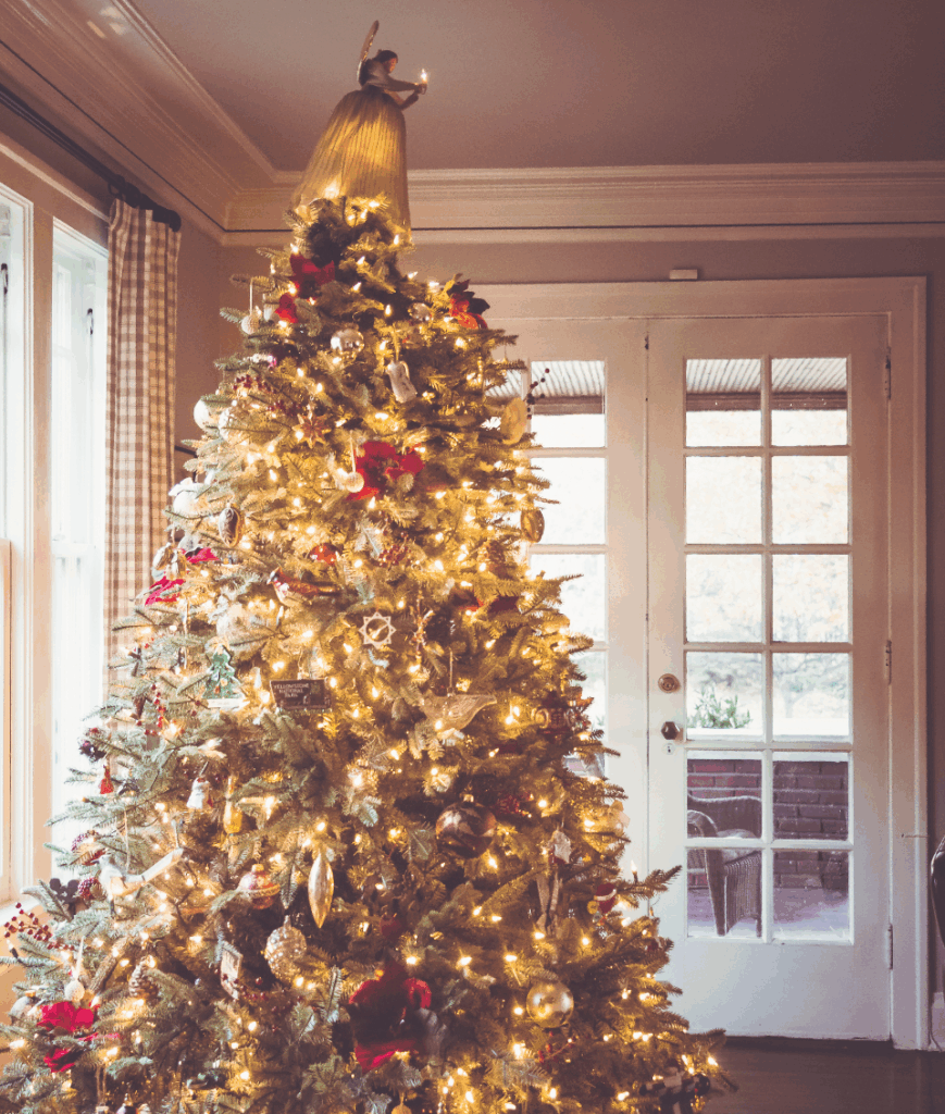 Best Way To Put lights on The Christmas Tree – Easy & Proven Tips 7 Avoid Tangling