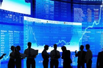 7 Best Value Stocks to Buy According to Billionaires