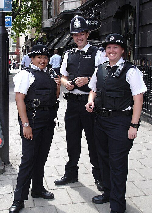 10 Jobs That Will Never Be Replaced by AI No Matter What 9 Police Officers