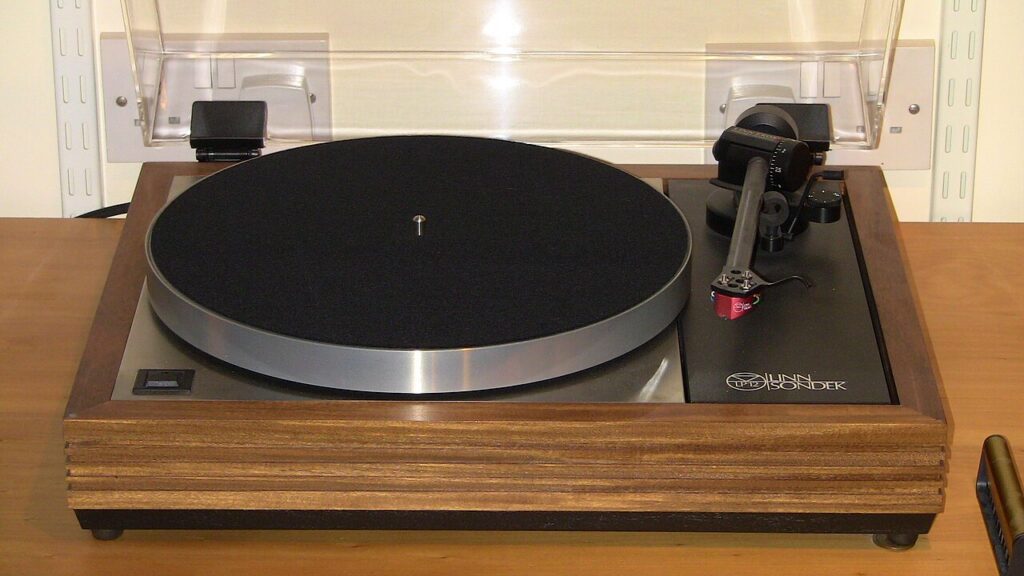 10 Best High-Fidelity Audiophile Turntables for Home Audio 3 Linn Sondek LP12