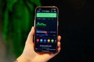 10 Prop Firms Offering Copy Trading Across Accounts