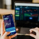 10 Prop Firms Allowing Weekend Holding & Swap-Free Trading